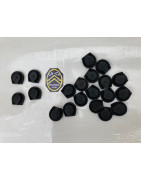 Tampon de protection pour attaches de capot moteur